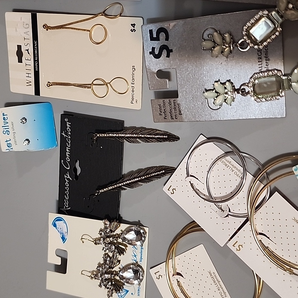 Bundle of 40 earrings - Picture 2 of 8